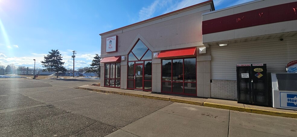 1456 Kennedy Rd, Chippewa Falls, WI to rent - Building Photo - Image 2 of 12