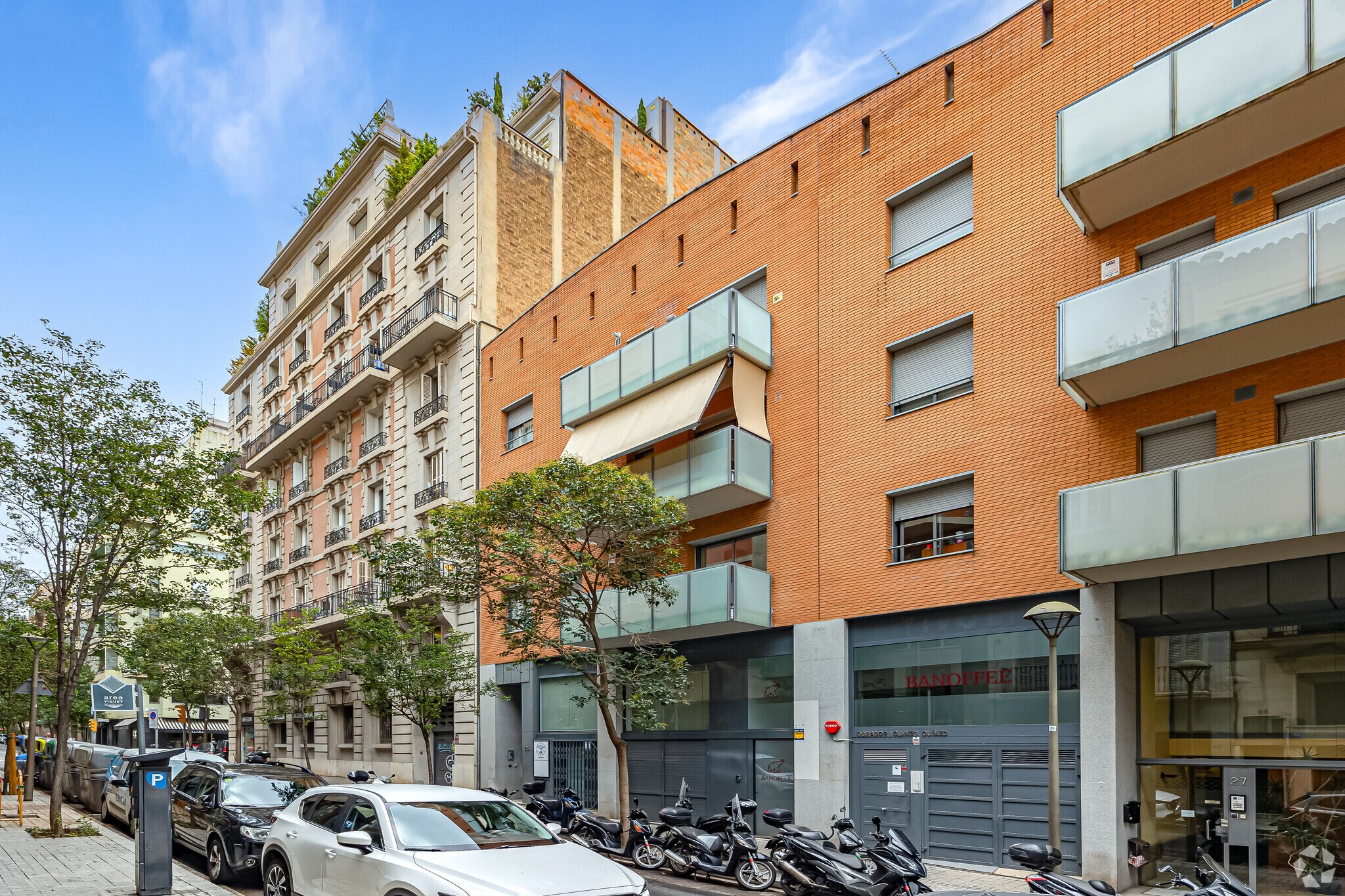 Retail in Barcelona, Barcelona to rent Primary Photo- Image 1 of 4