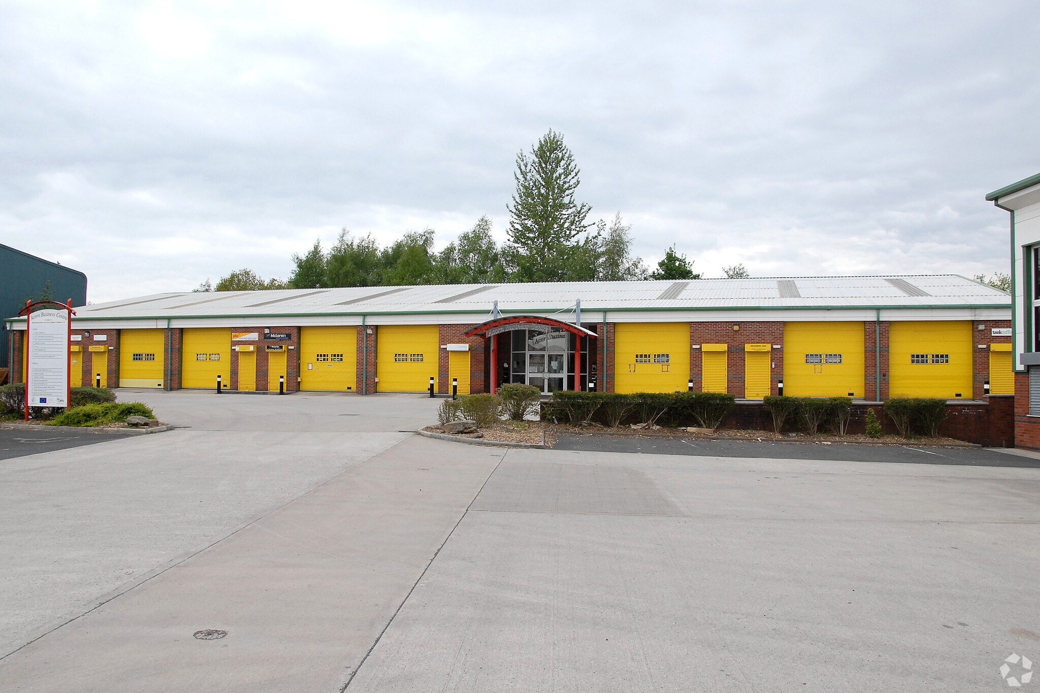 Butts St, Leigh to rent Primary Photo- Image 1 of 10