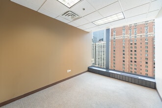 11 E Adams St, Chicago, IL to rent Interior Photo- Image 2 of 5