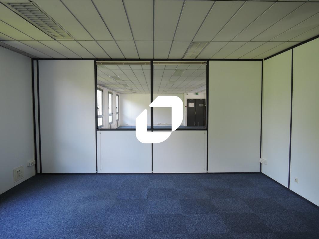 Office in Lognes to rent Interior Photo- Image 1 of 14