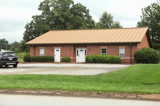 212 Overland Dr, Greenwood, SC for sale Building Photo- Image 1 of 1