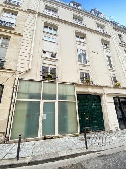 Retail in Paris to rent - Building Photo - Image 1 of 8