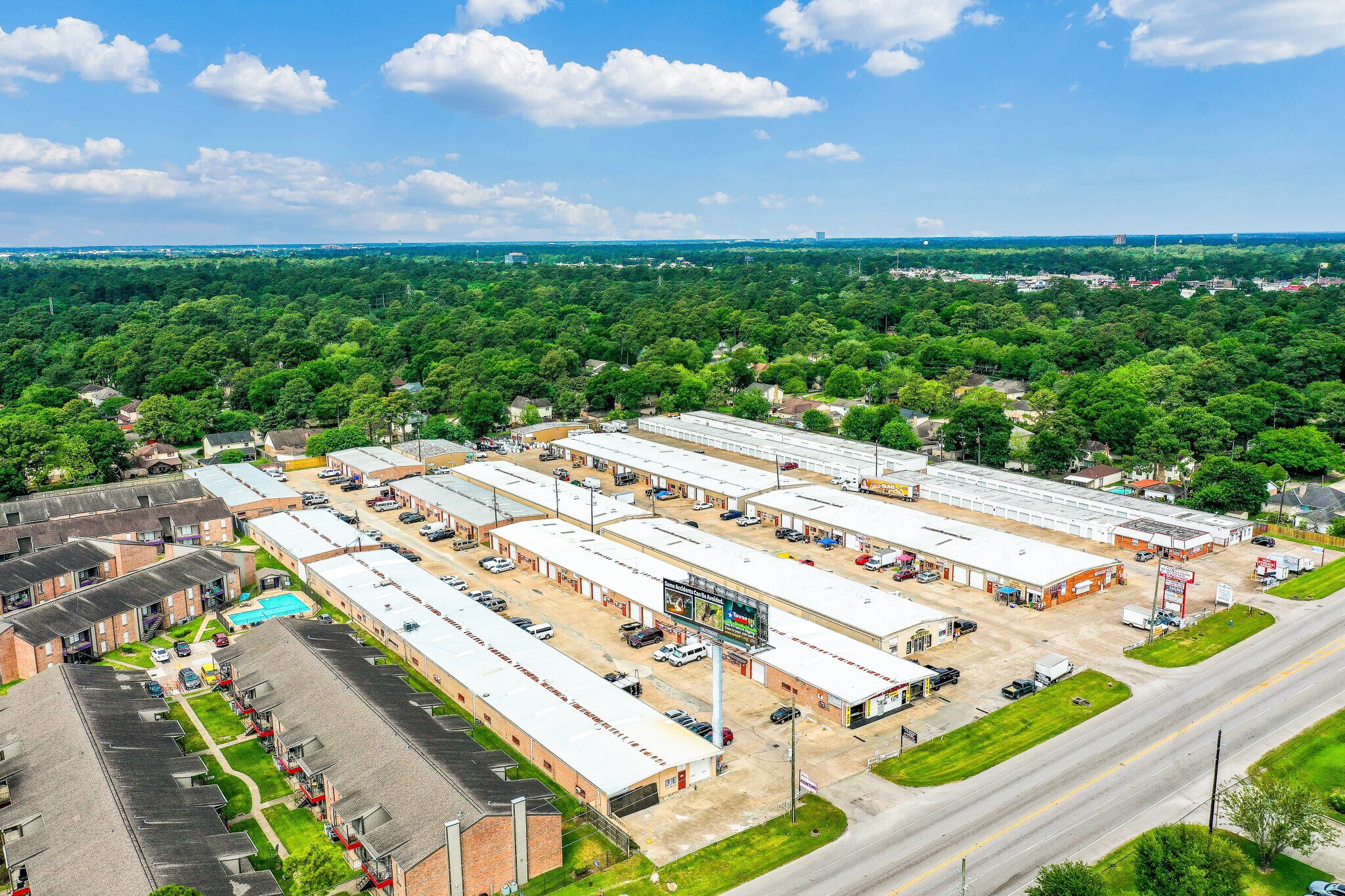 13329 Veterans Memorial Dr, Houston, TX to rent Building Photo- Image 1 of 14