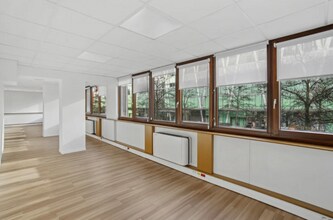 Office in Le Kremlin-Bicêtre to rent Interior Photo- Image 2 of 10