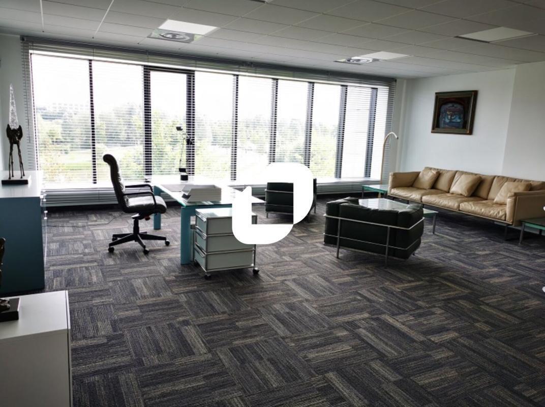 Office in Jossigny for sale Interior Photo- Image 1 of 4