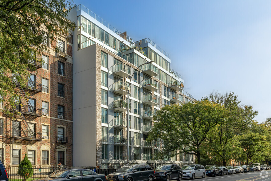 567 Ocean Ave, Brooklyn, NY for rent - Primary Photo - Image 1 of 7