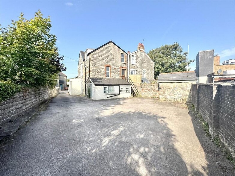 3A Hickman Rd, Penarth to rent - Building Photo - Image 2 of 35