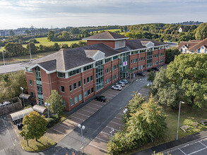 Bridgwater Rd, Worcester for rent Building Photo- Image 1 of 4