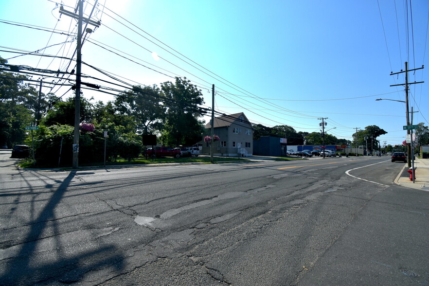 1986 New York Ave, Huntington Station, NY for sale - Building Photo - Image 2 of 4