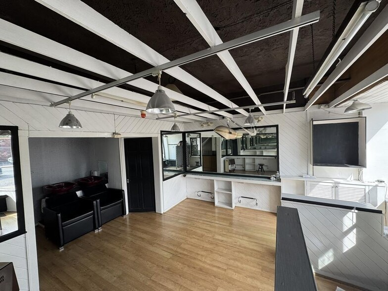 92 Mill Ln, Wallasey to rent - Building Photo - Image 3 of 7