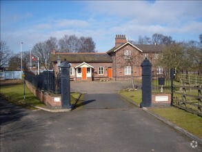 Plumley Moor Rd, Plumley for rent Primary Photo- Image 1 of 4