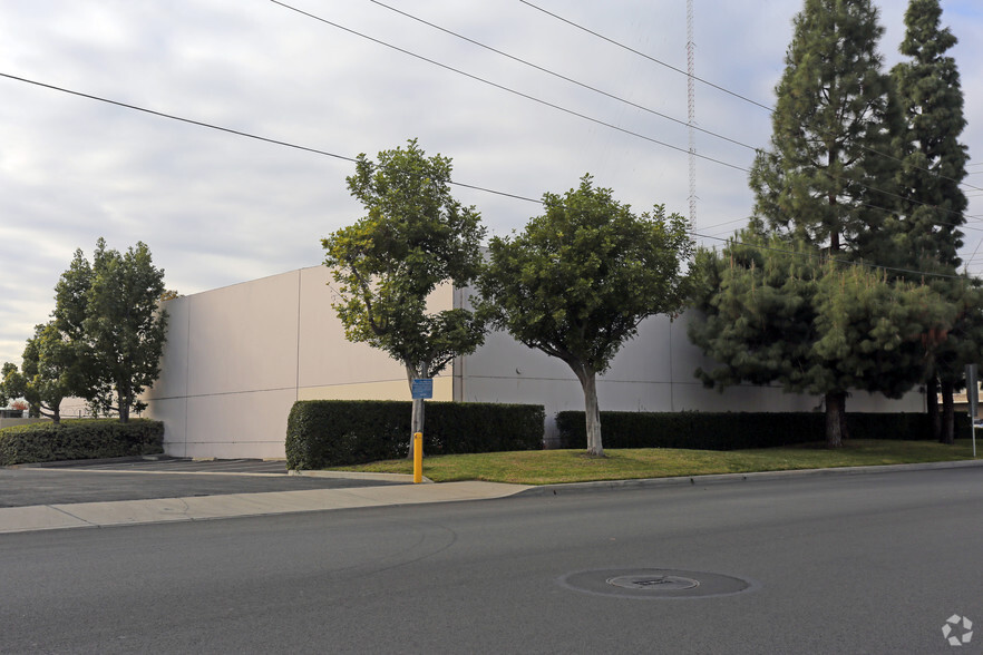 15020 Desman Rd, La Mirada, CA for rent - Building Photo - Image 3 of 6