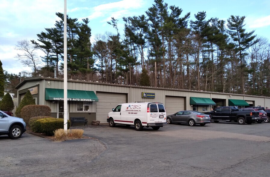 104 Mattakeesett St, Pembroke 02359 UK