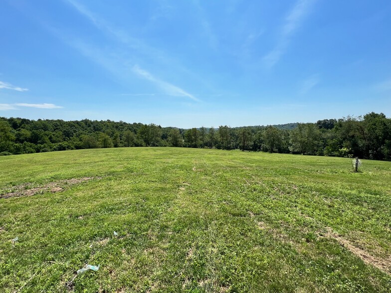 312 Vance Dr, Burgettstown, PA for sale - Building Photo - Image 3 of 23