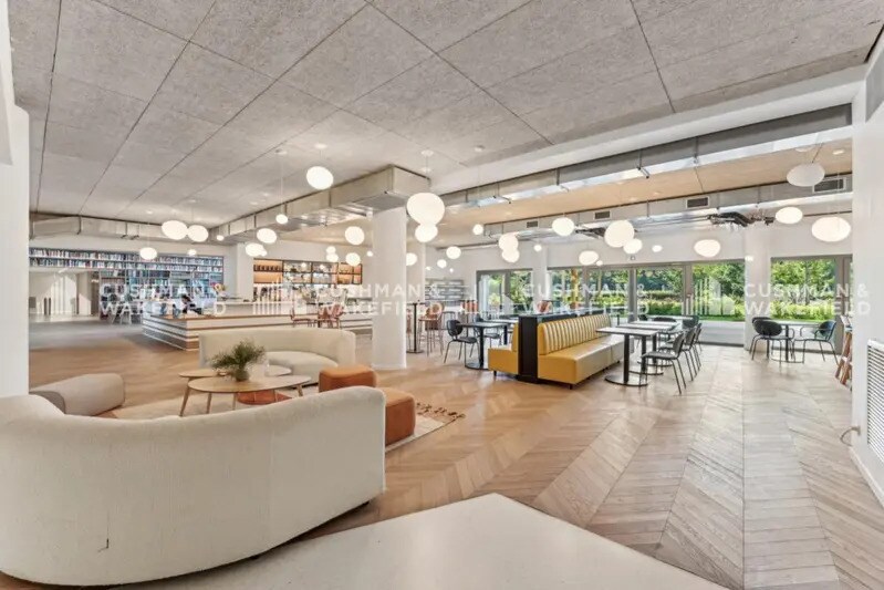 Office in Boulogne-Billancourt to rent - Building Photo - Image 3 of 10