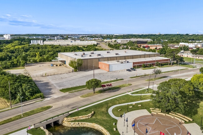 More details for 1500 E Broad St, Mansfield, TX - Industrial for Sale