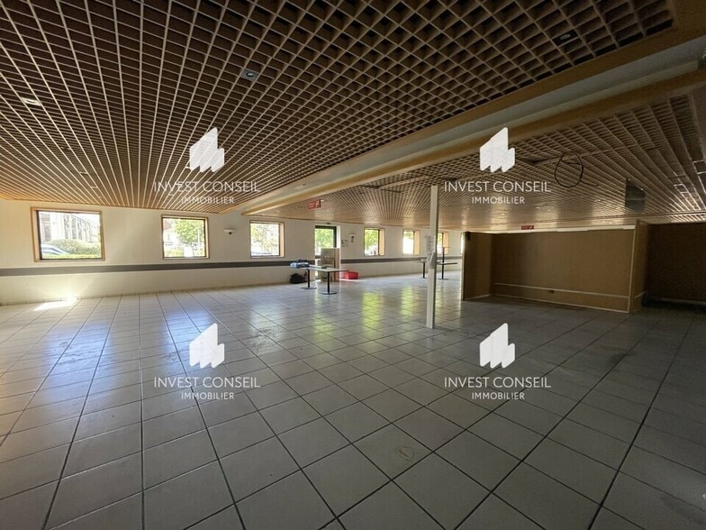 141 Rue Michel Carre, Argenteuil to rent - Interior Photo - Image 2 of 5