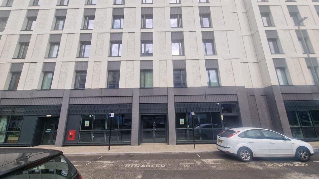 41-47 Mendip Rd, London to rent Building Photo- Image 1 of 2