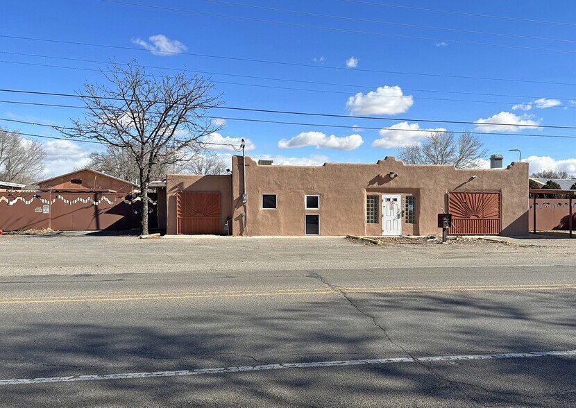 Versatile Commercial Buildings on Isleta Albuquerque, NM for Sale