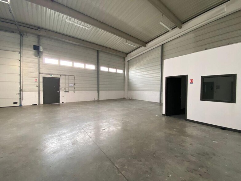 Industrial in Vitry-sur-Seine to rent - Interior Photo - Image 3 of 8