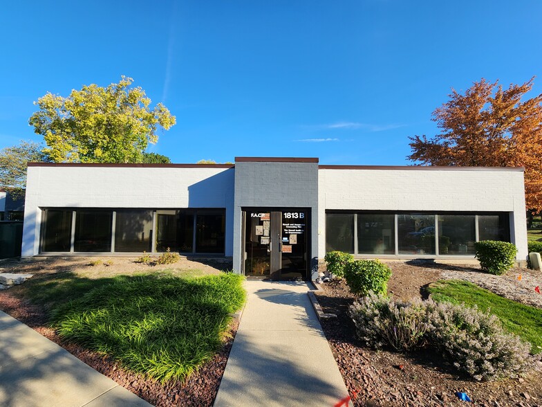 1813 N Mill St, Naperville, IL for rent - Building Photo - Image 1 of 4