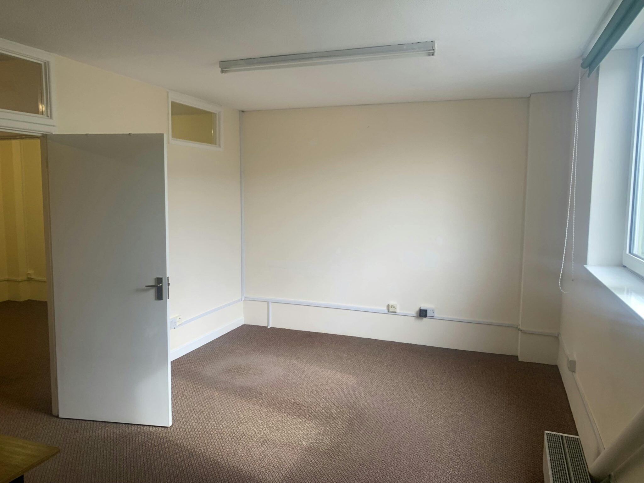 3 Penns Rd, Petersfield to rent Interior Photo- Image 1 of 1