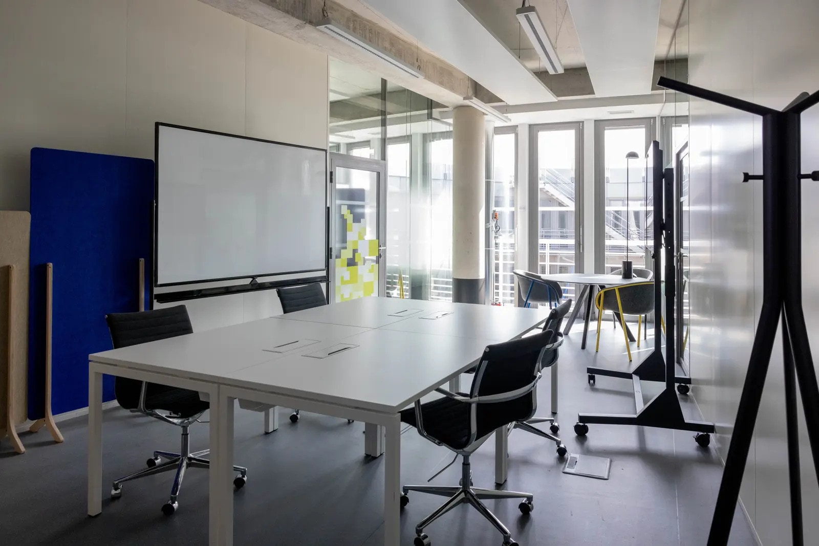 Office in Sarcelles to rent Interior Photo- Image 1 of 2