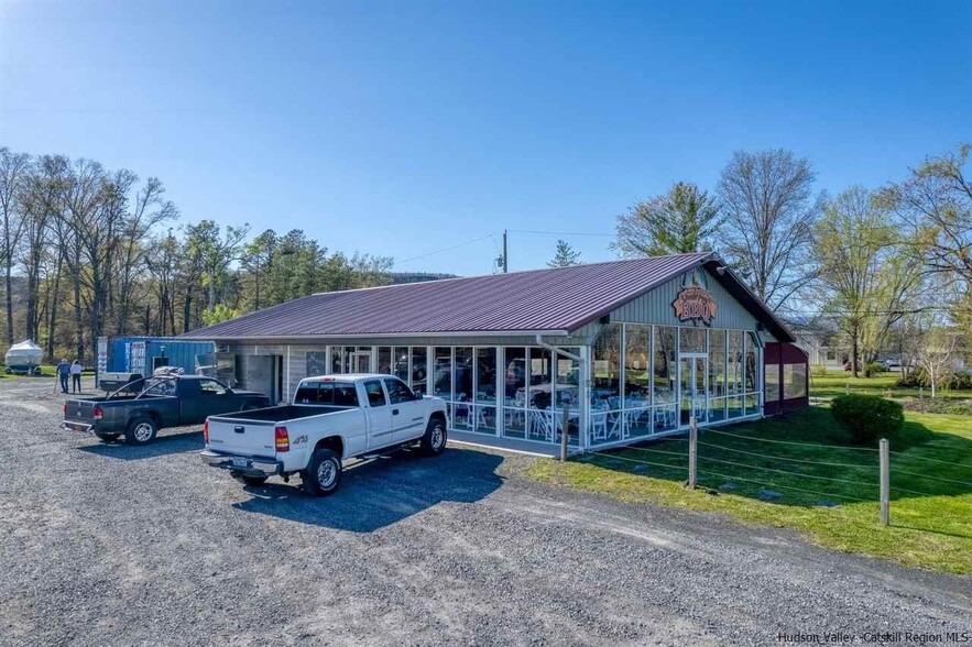 963 Kings Hwy, Saugerties, NY for sale - Building Photo - Image 1 of 59