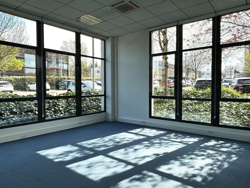 Office in Saint-Priest for sale Interior Photo- Image 1 of 8