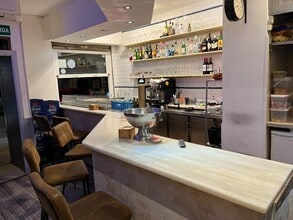 Retail in Madrid, Madrid to rent Interior Photo- Image 2 of 6