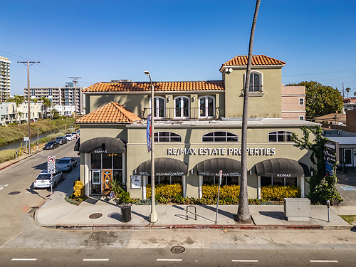 124 Washington Blvd, Marina Del Rey, CA for sale - Building Photo - Image 2 of 12