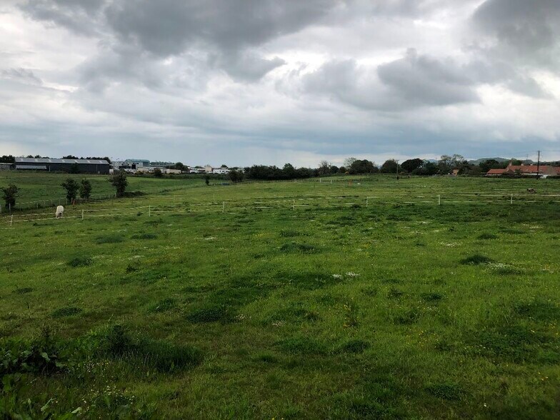 Camps Rd, Kirknewton for sale - Primary Photo - Image 1 of 1