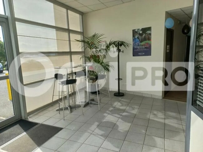 Location Bureaux 235 m²