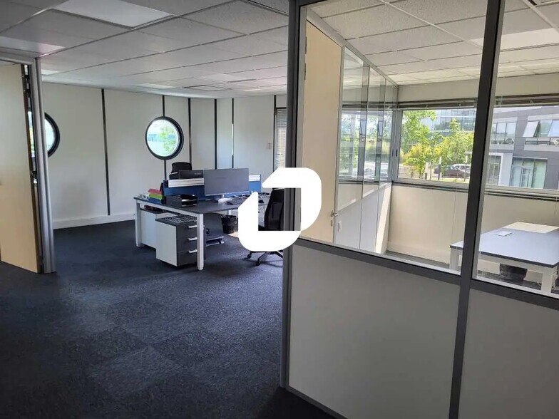 Office in Mérignac to rent - Interior Photo - Image 3 of 13