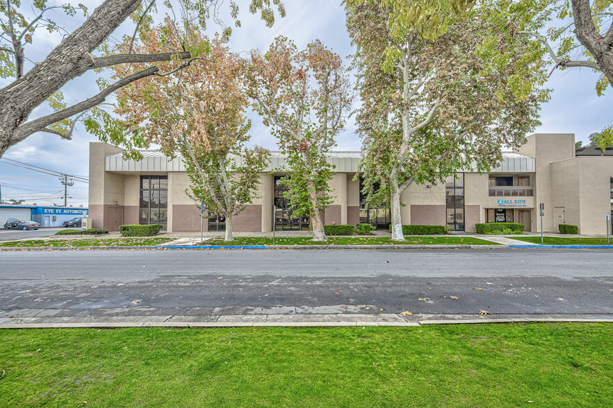 2525 Eye St, Bakersfield, CA for sale - Primary Photo - Image 1 of 1