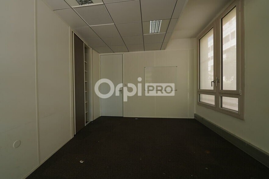 Office in Lyon to rent - Interior Photo - Image 3 of 10