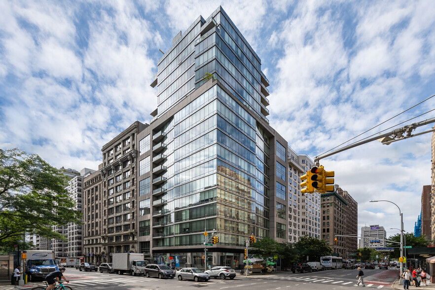 300 E 23rd St, New York, NY for sale - Building Photo - Image 1 of 1