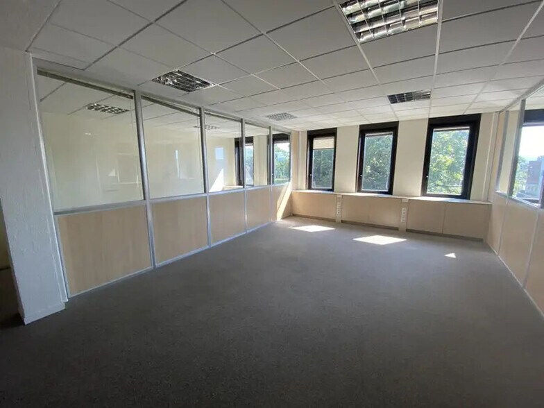 Office in Dardilly to rent - Interior Photo - Image 2 of 10