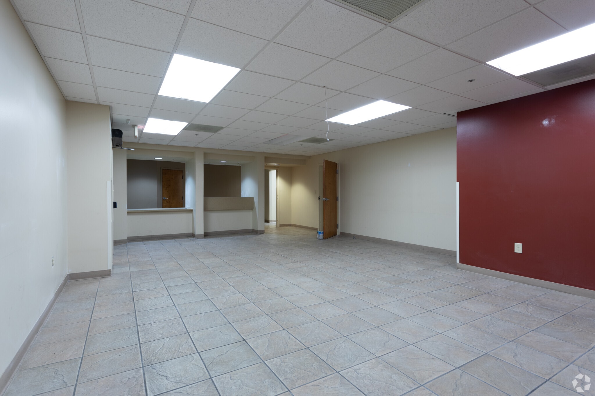 6565 E Carondelet Dr, Tucson, AZ to rent Interior Photo- Image 1 of 6