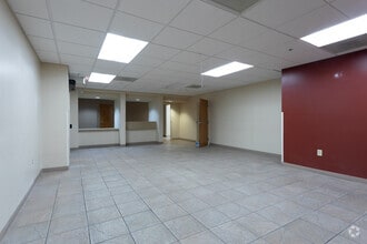 6565 E Carondelet Dr, Tucson, AZ to rent Interior Photo- Image 1 of 6