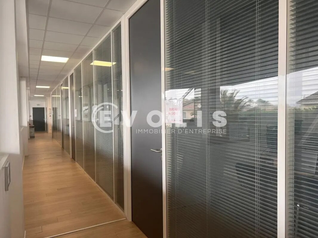 Office in Pessac to rent Interior Photo- Image 1 of 7