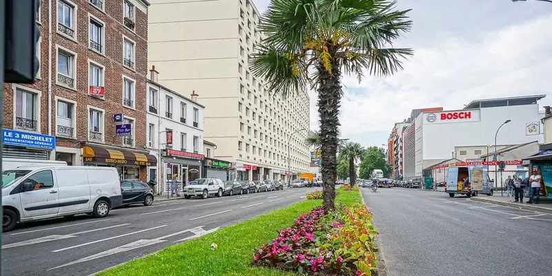 Office in Saint-Ouen-sur-Seine to rent - Building Photo - Image 2 of 12
