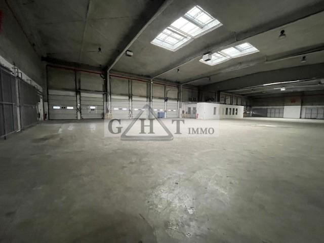 Industrial in Charenton-le-Pont to rent - Interior Photo - Image 3 of 4