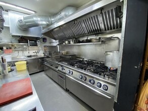 Retail in Barcelona, Barcelona to rent Interior Photo- Image 2 of 9