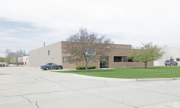 44461 Phoenix Dr, Sterling Heights, MI for rent Building Photo- Image 1 of 4