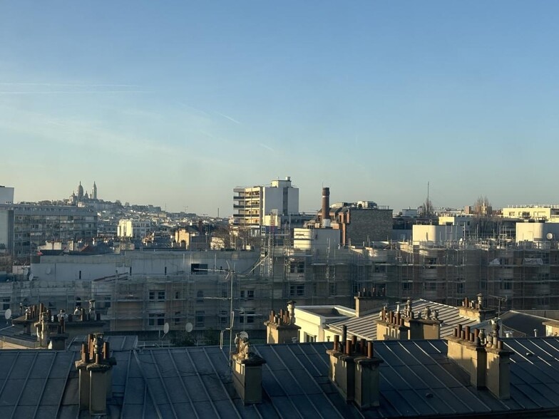 Office in Paris for sale - Building Photo - Image 1 of 7