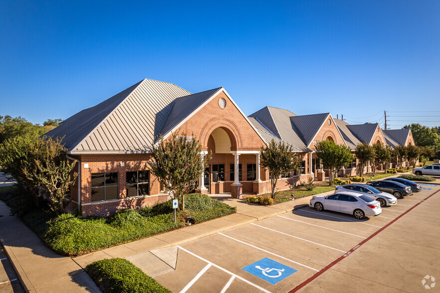 2205-2225 Williams Trace Blvd, Sugar Land, TX for rent - Primary Photo - Image 1 of 7