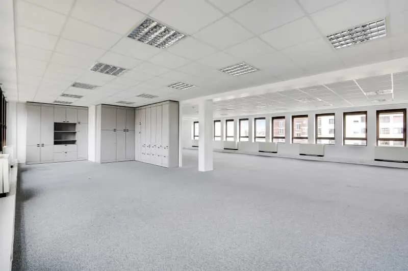Office in Clichy to rent - Building Photo - Image 3 of 9