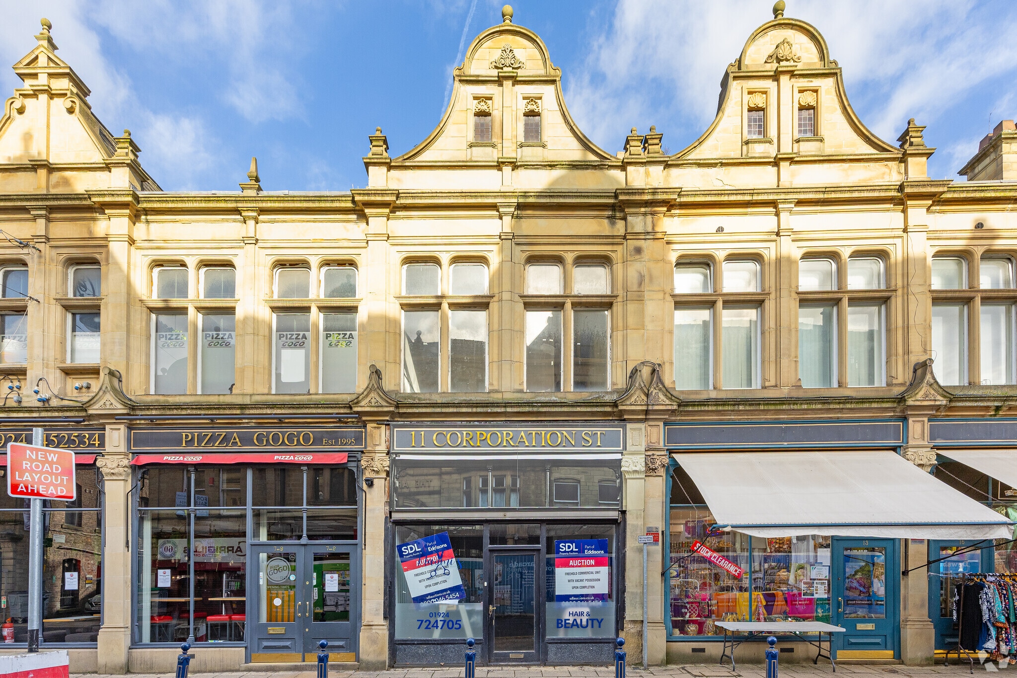 11 Corporation St, Dewsbury to rent Primary Photo- Image 1 of 8